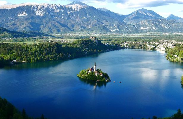 Small Group Tour to Lake Bled & Ljubljana from Koper