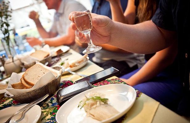 Delicious Warsaw Vodka and Culture Tour