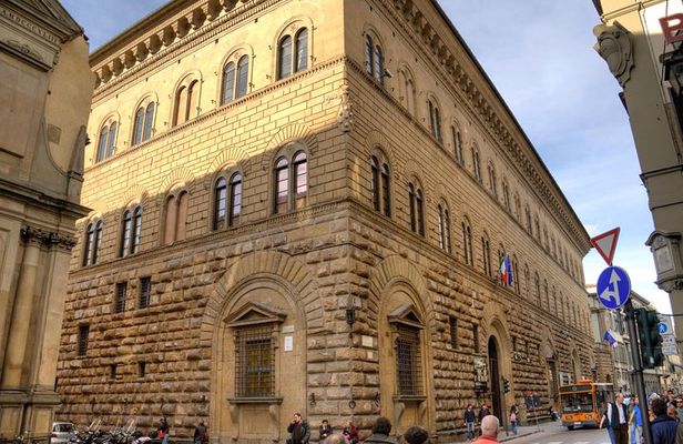 The Medici Family: Lorenzo The Magnificient and the TV movie