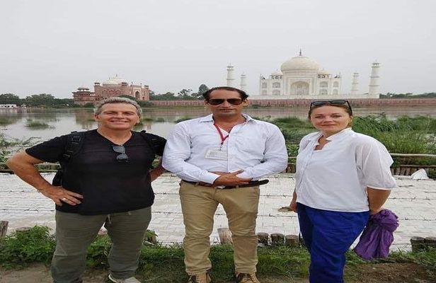 Same Day Taj Mahal Private Tour from Delhi by Car