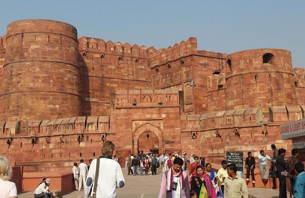 Day Trip To Agra From Mumbai With Air Tickets