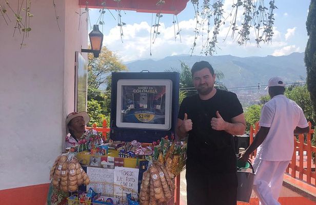 Medellín City Tour / single traveler