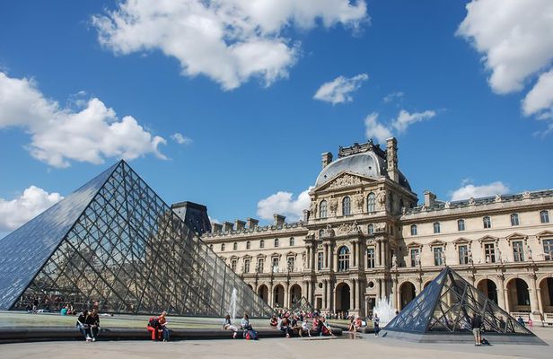 Guided Tour of the Louvre Museum with Orsay Museum Ticket
