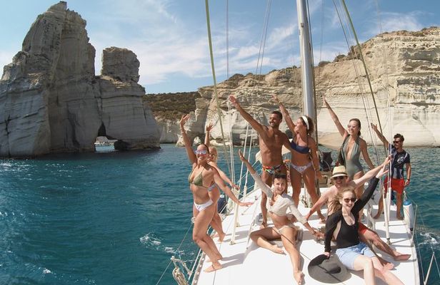 Milos Small-Group Full-Day Cruise with Snorkelling and Lunch