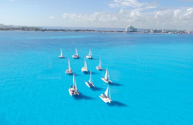 Isla Mujeres tour 12 p.m. Best time Less People