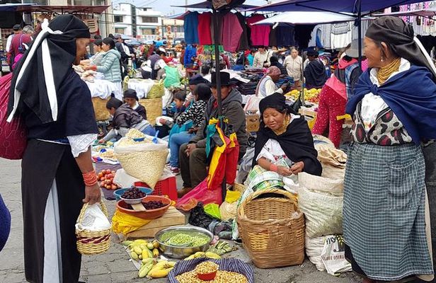 Otavalo Market & Peguche Falls Tour with Bizcochos – From Quito