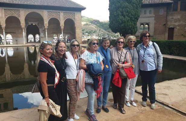 Alhambra Soul:Join a Group,with specialist guide.Skip the line .