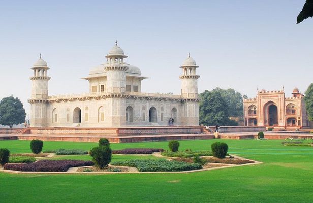 Overnight Agra Tour