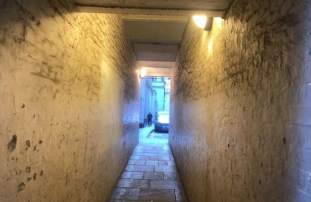 The Ghosts of the secret alleyways of old London town