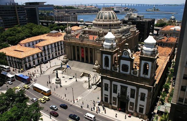 Rio's city walking tour: a glimpse of history and olympic legacy