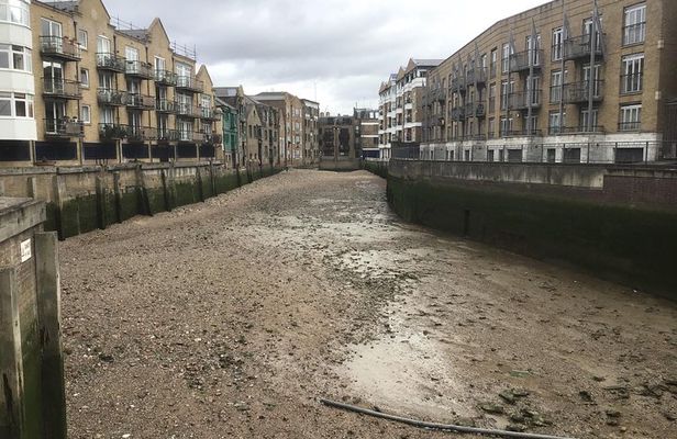 Historic walk of East Londons Wapping Docks and its famous Pubs