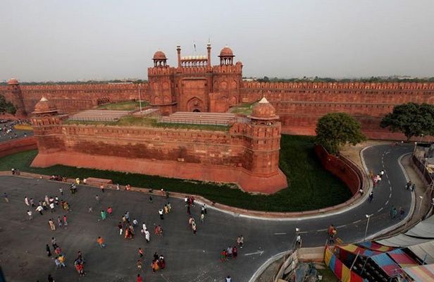 Full Day City Tour of Delhi By Air-Condition Vehicle Includes, WiFi on Board