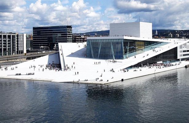 Discover Oslo on foot