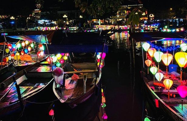Hoi An Night Market with Hoi an walking Tour , Colourful Lanterns, Boat Ride 