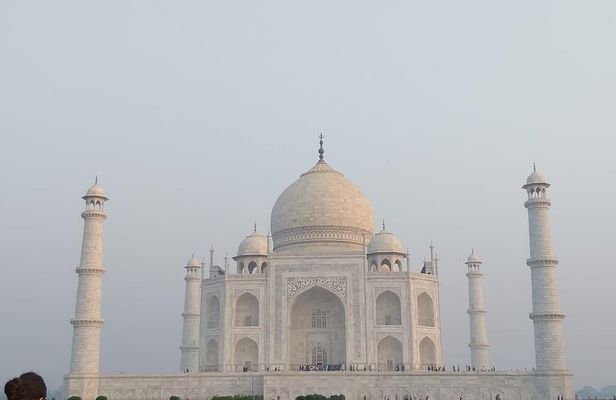 Taj Mahal Sunrise Tour from Delhi