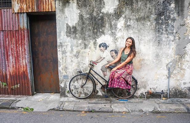 Georgetown Discovery Tour: Penang Hill (Fastlane) & Kek Lok Si
