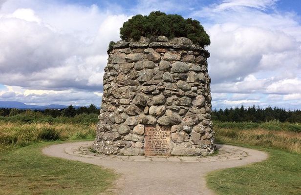 Loch-Ness, Urquhart Castle & Culloden Battlefield