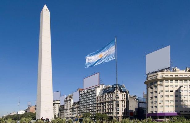 Buenos Aires Private City Tour with your guide driver and lunch