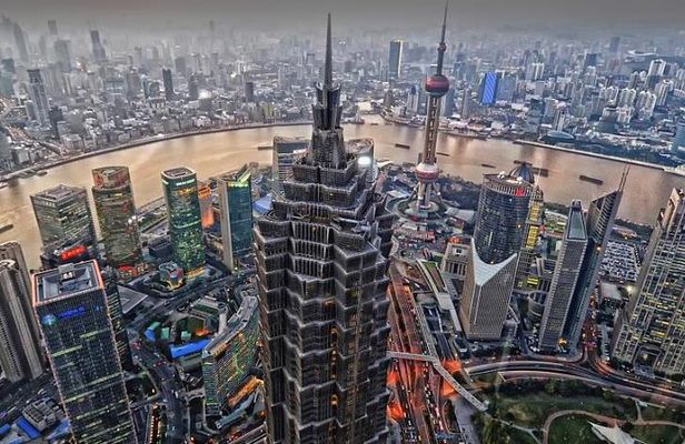 A Serendipitous Exploration of Shanghai Pudong Financial Zone