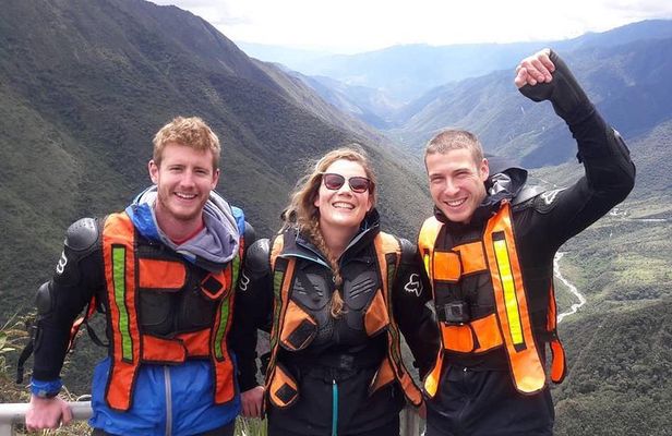 3-days Special Offer Inca Jungle tour to Machu Picchu