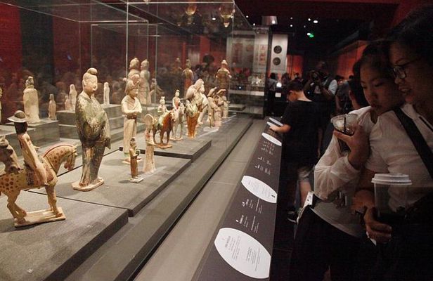 Xi'an Cultural Tour: Highlights of Museums Collection