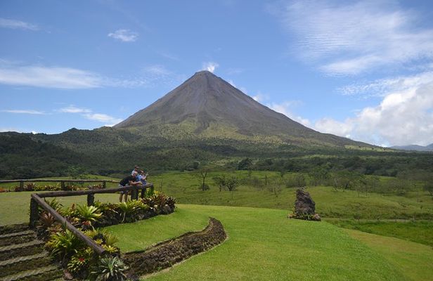 Arenal Volcano Hike Trail & Baldi Hot Springs From Arenal