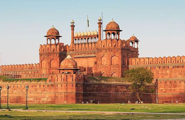 Taj Mahal and Agra Fort tour By Superfast Train from Delhi