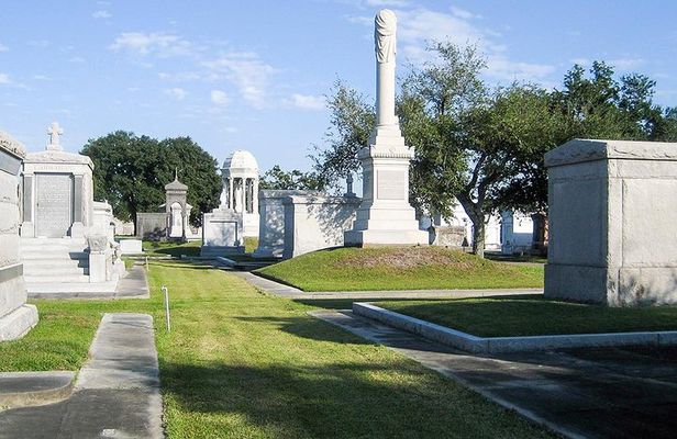 N’awlins Luxury: City & Cemetery Tour