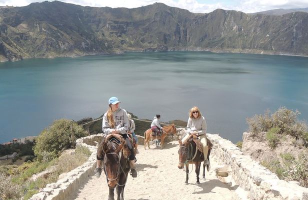 2-Days Avenue of the Volcanoes Adventure