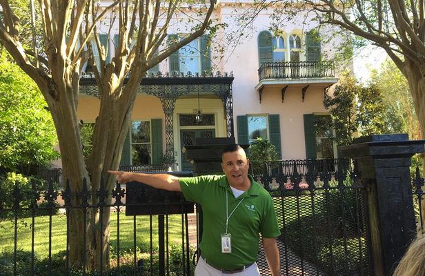 Private Garden District Walking Tour With Lafayette Cemetery No 1