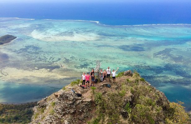 Hiking Le Morne Brabant