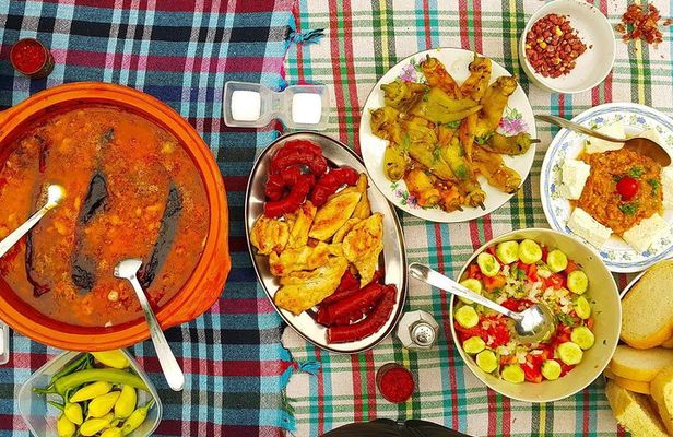 Traditional cooking class at home