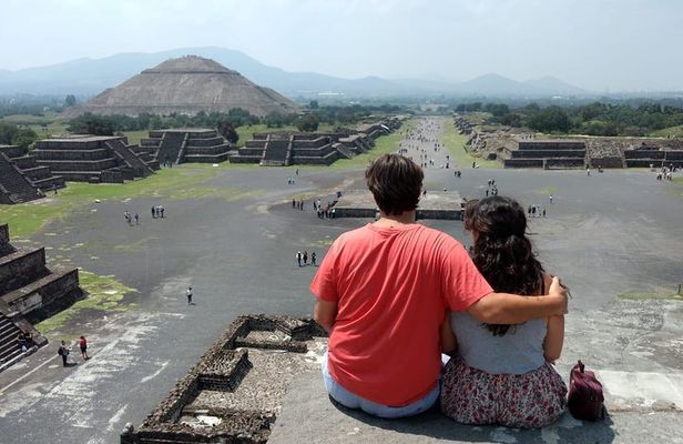 Private Combo 2 days: Teotihuacan+Basilica+Tlatelolco+Xochimilco+Frida+Coyoacan