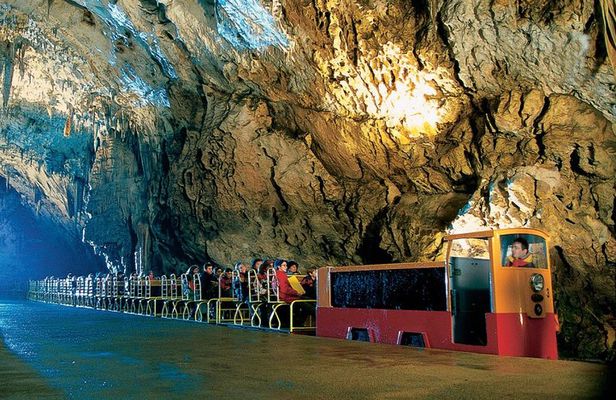 Postojna Cave & Predjama Castle from Rijeka