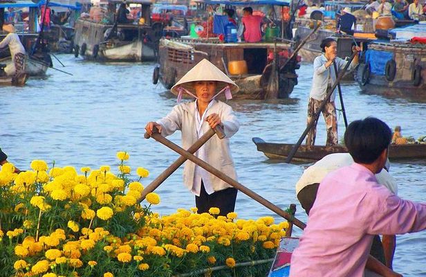 Cai Rang Floating Market & Mekong Delta 2-Day Tour from HCM City