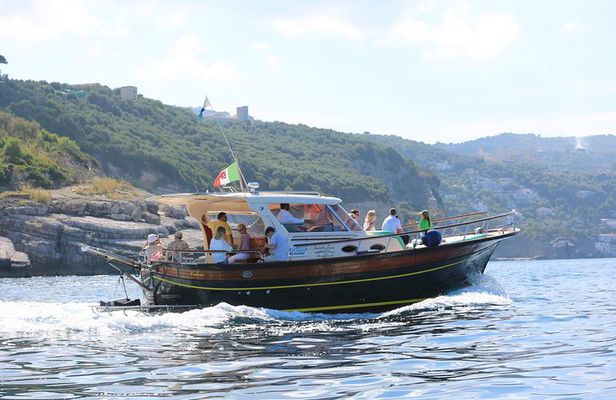 From Salerno: Small Group Li Galli Islands and Capri Boat Tour