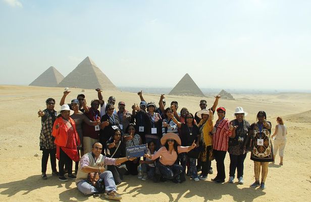 Giza Pyramids, Memphis and Sakkara Day Trip