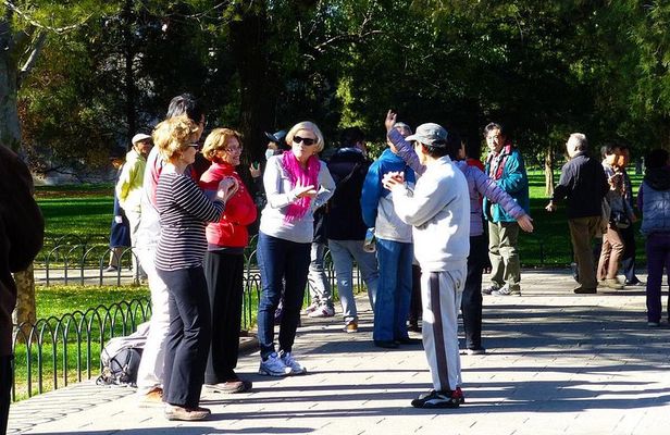 Private Walking Tour including Temple Of Heaven and Local Breakfast