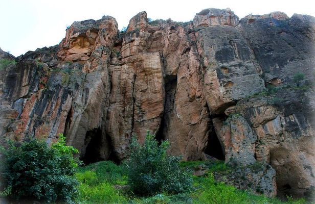 Private tour to Khor Virap, Noravank, ancient Birds-Cave, Hin Areni wine factory