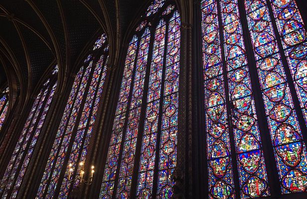 Paris Guided Tour with Access to Notre Dame or Sainte-Chapelle