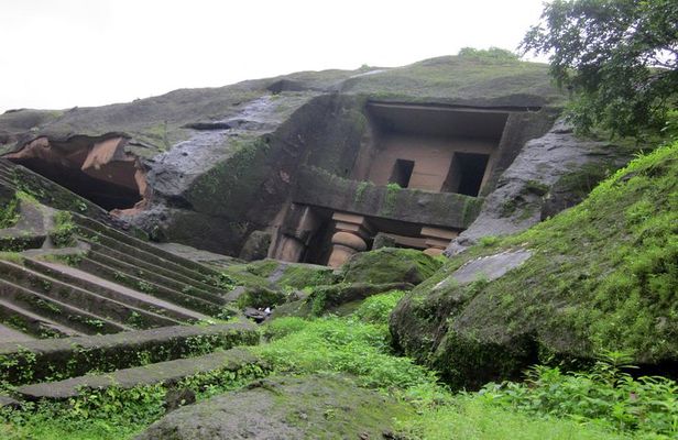 Mumbai Caves Tour in Private Vehicle