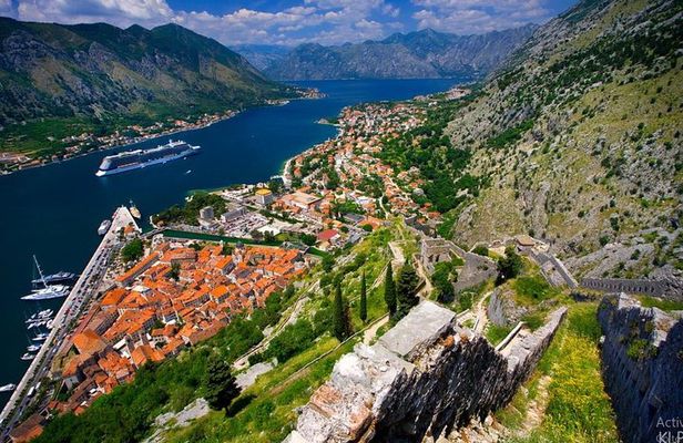 Montenegro & Bosnia in 1day: 2 Countries Day Tour from Dubrovnik 