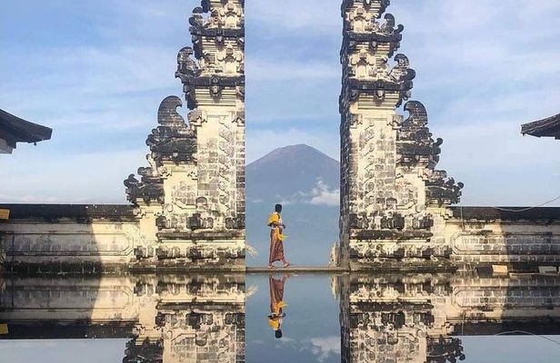 Amazing Private Tour: Lempuyang temple, Tirta gangga, Tukad cepung waterfall