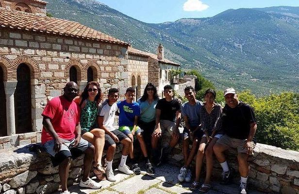 2 Day Transfer to Delphi - Meteora From Athens