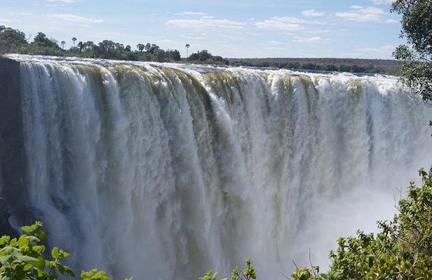 5 Day Victoria Falls and Hwange National Park Accommodated Tour Safari