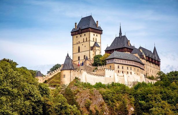 Prague-Munich One-Way Sightseeing Day Tour