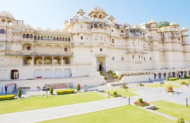 Golden Triangle Tour with Udaipur