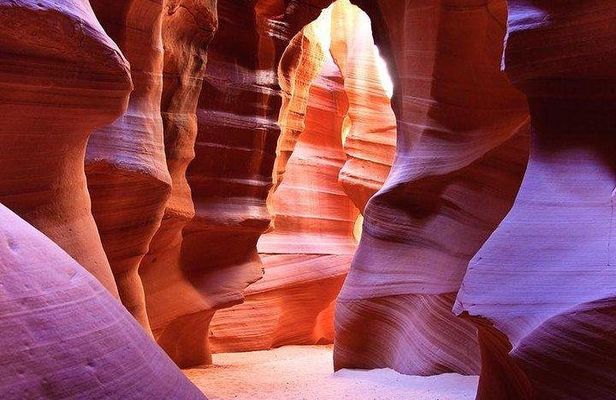 Prime Time Upper or Lower Antelope Canyon Day Tour With Lunch