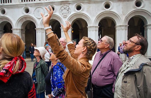 VIP Doge's Palace Secret Passages & Casanova Prison Tour