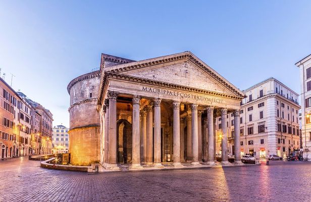 Rome by night semi-private: Spanish step,Trevi fountain, Pantheon, Navona square